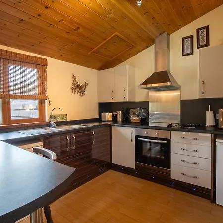 Bouscat - Still Rabbit - Hot Tub - Yorkshire * Selby