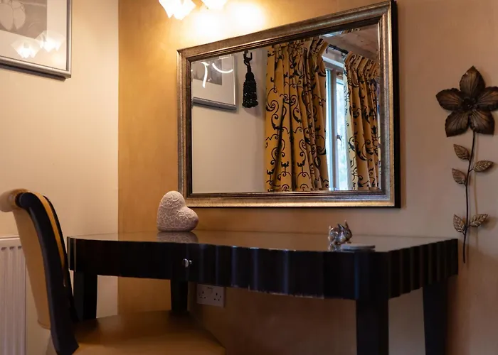 Bouscat - Still Rabbit - Hot Tub - Yorkshire