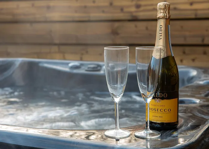 Bouscat - Still Rabbit - Hot Tub - Yorkshire