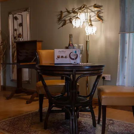 Villa Bouscat - Still Rabbit - Hot Tub - Yorkshire