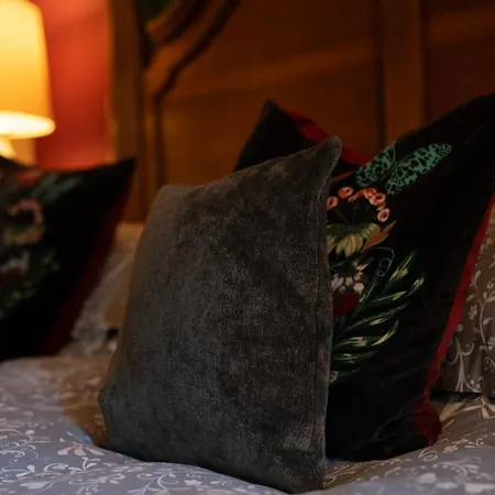 Bouscat - Still Rabbit - Hot Tub - Yorkshire Villa