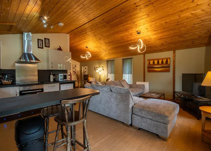 Bouscat - Still Rabbit - Hot Tub - Yorkshire Villa *