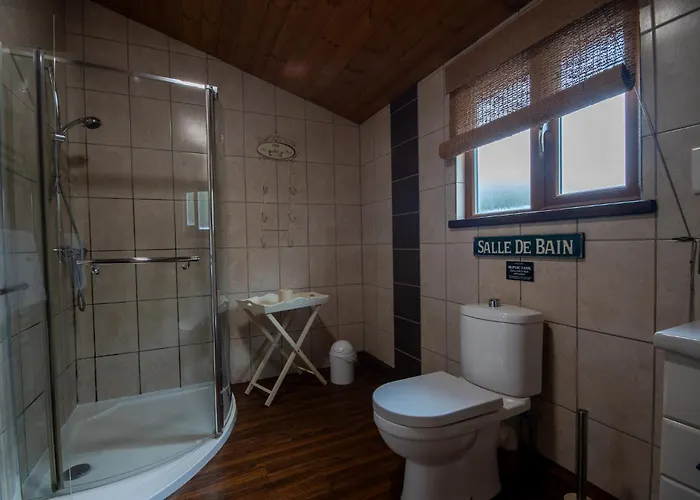 Bouscat - Still Rabbit - Hot Tub - Yorkshire Villa